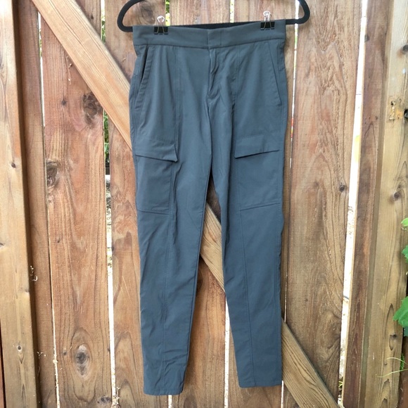 Athleta Pants - Athleta cargo pants/stretchy leggings